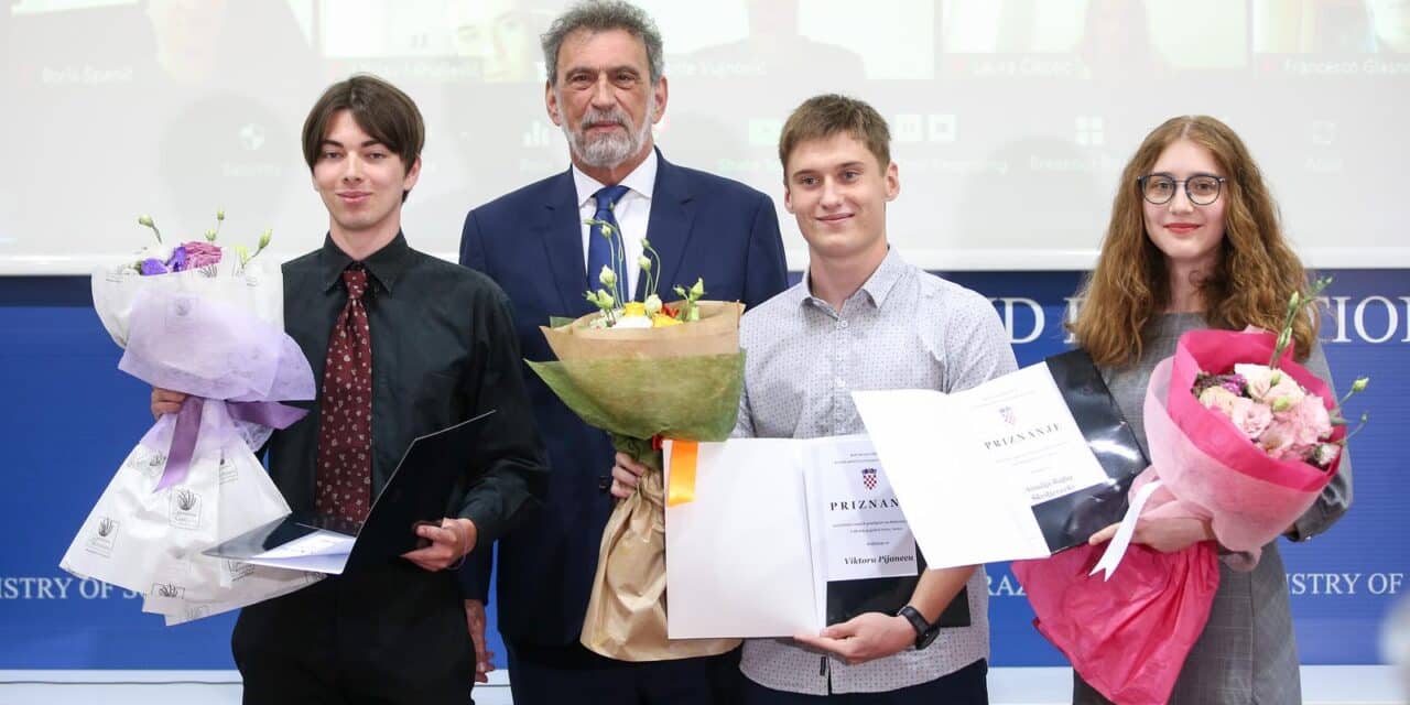 Zagreb: U Ministarstvu znanosti i obrazovanja dodijeljene su nagrade najboljim maturantima