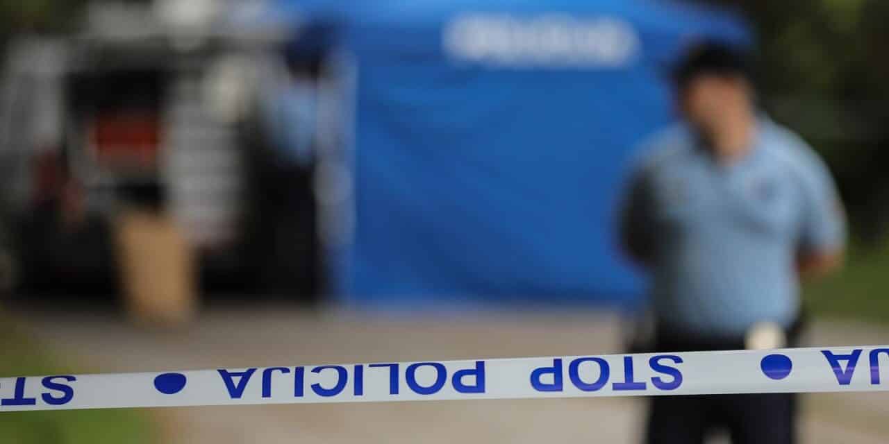Zagreb: Očevid u Trnju gdje je na parkiralištu pronađen mrtav muškarac