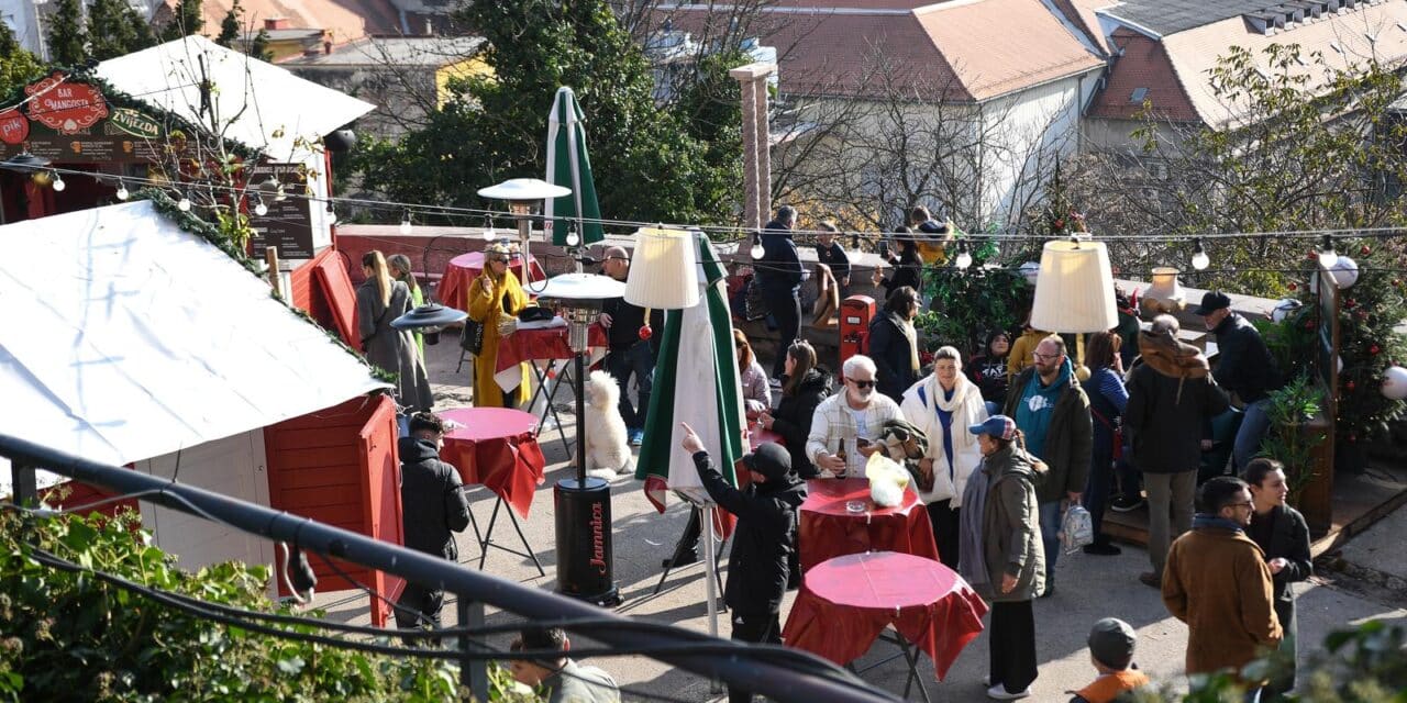Otvoren je Advent u Zagrebu, jedan od najpoznatijih u svijetu