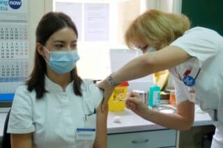 Počelo cijepljenje zdravstvenih djelatnika