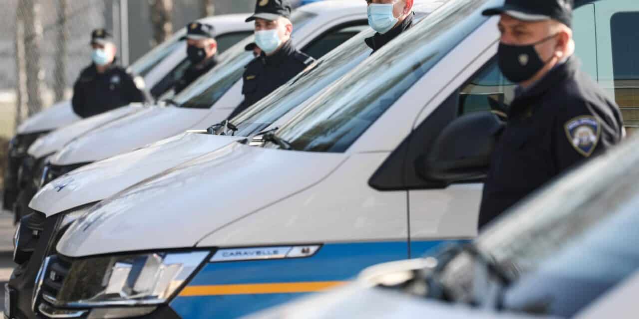 Zagreb: Potpredsjednik Vlade Božinović nazočio primopredaji vozila za očevide prometnih nesreća