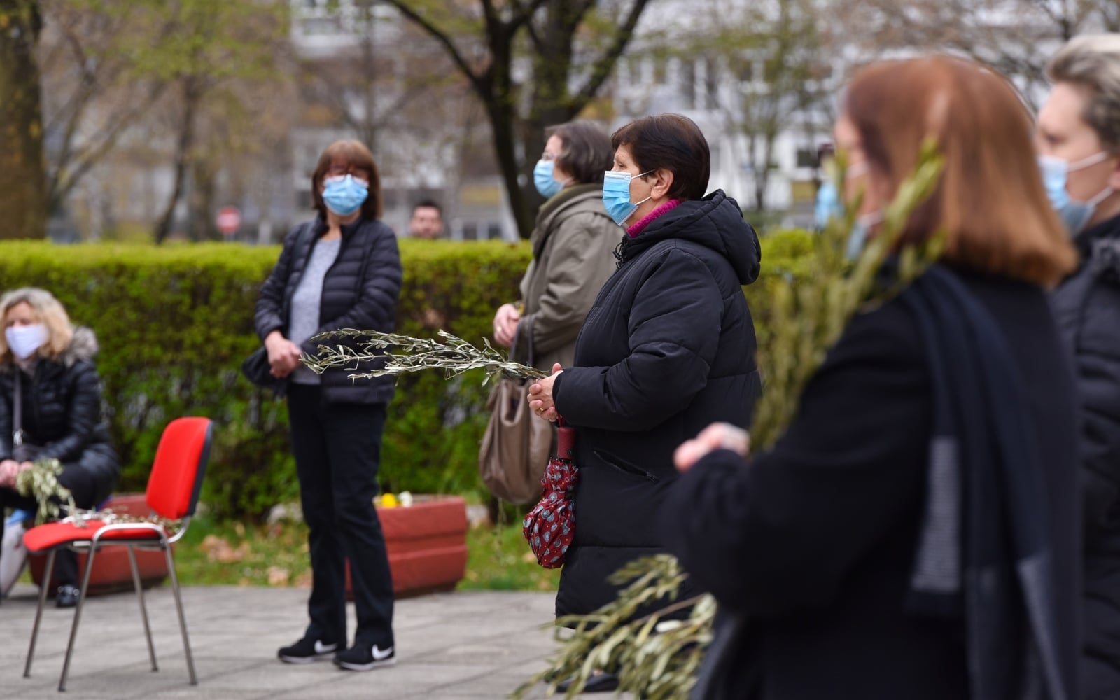 Zagreb: Prodaja maslinovih grančica ispred crkve u Utrinama