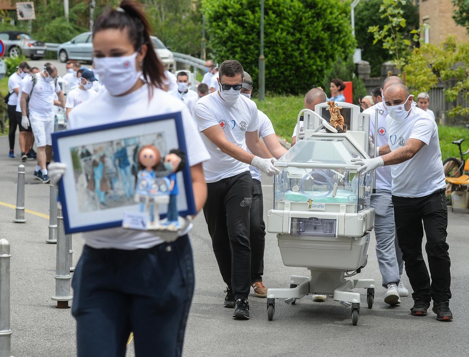 Primopredaja inkubatora u bolnicu u Petrovoj kupljenih u sklopu akcije “Vratimo Palčiće u Petrovu”
