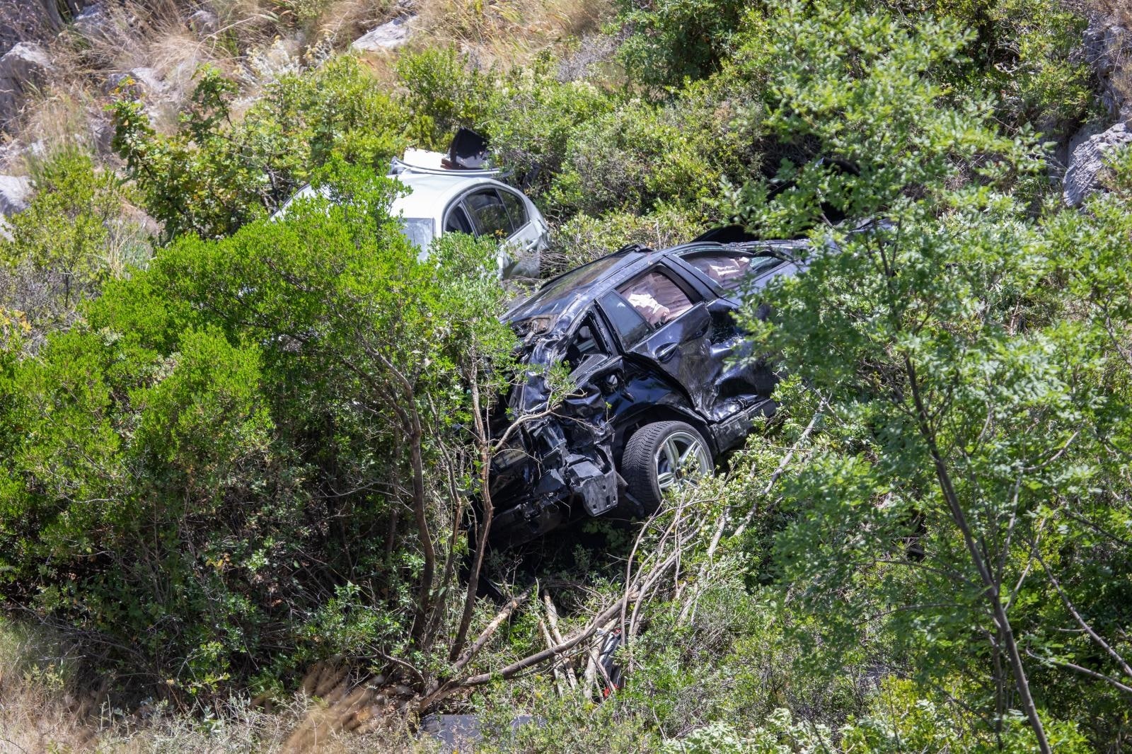 Dva automobila sletjela u provaliju nedaleko Dubrovnika
