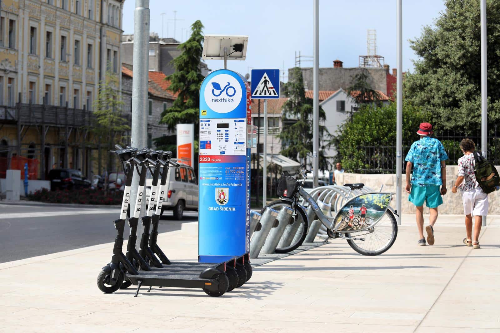 Šibenik: Električni romobili ostavljeni po cijelom gradu izazivaju bijes građana