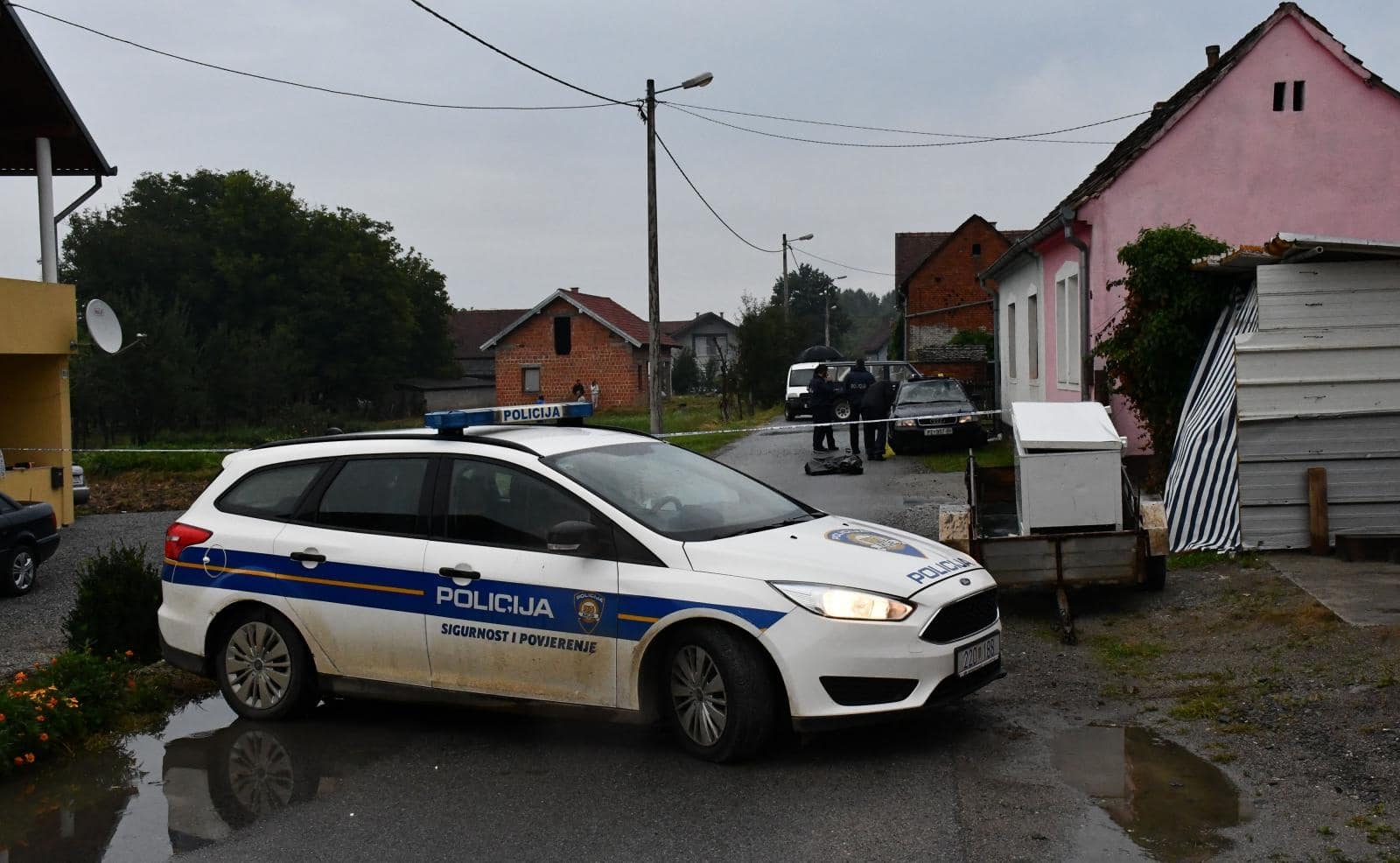 U Brestovcu pokraj Požege u eksploziji u parkiranom automobilu poginula žena