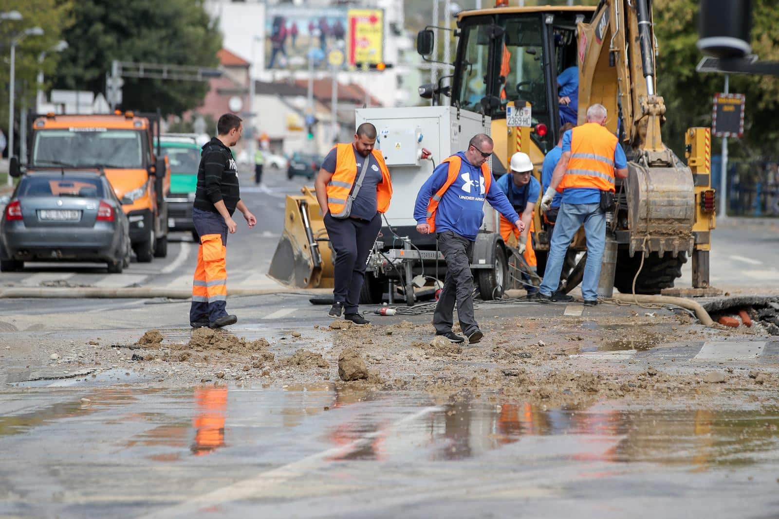 Zagreb: Sanacija novog puknuća vodovodne cijevi na raskrižju Selske i Baštijanove