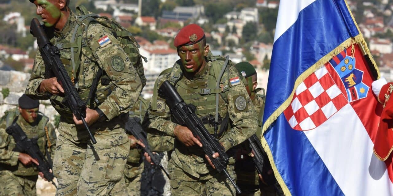 Knin: Završna svečanost 1. naraštaja polaznika Središta za razvoj vođa