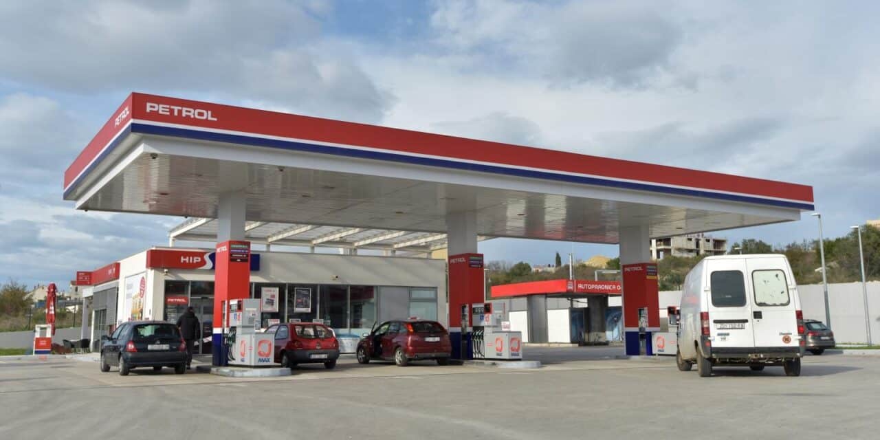 benzinska postaja petrol