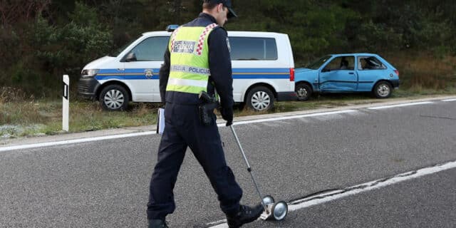Grebaštica: Automobilom sletio s ceste, policijski očevid u tijeku