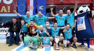 Zagreb: Finale veterana na malonogometnom turniru Kutija šibica, Kitarović uručio pehar