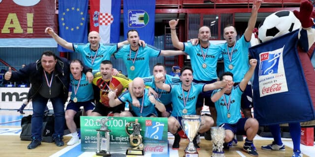 Zagreb: Finale veterana na malonogometnom turniru Kutija šibica, Kitarović uručio pehar
