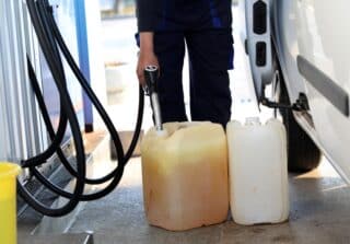 Od ponoći su na benzinskim postajama ponovno nove cijene goriva
