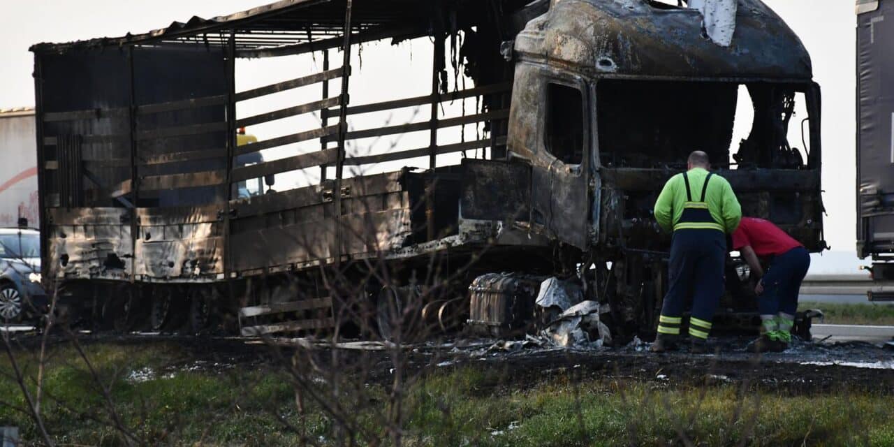 Teretni kamion u potpunosti izgorio na autocesti A3 kod Nove Gradiške