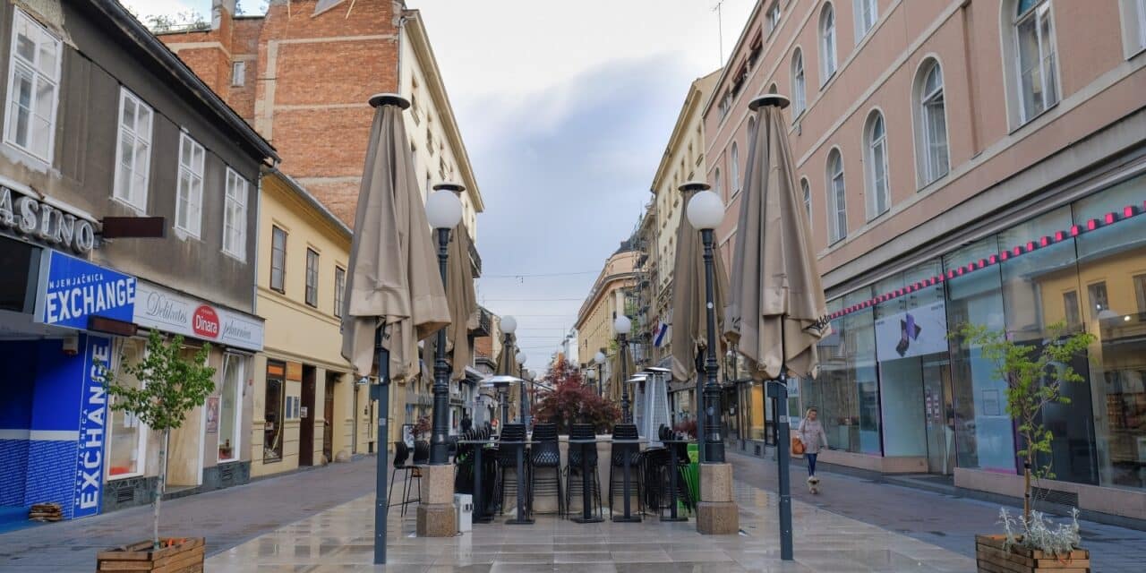 Prazne terase zagrebačkih kafića