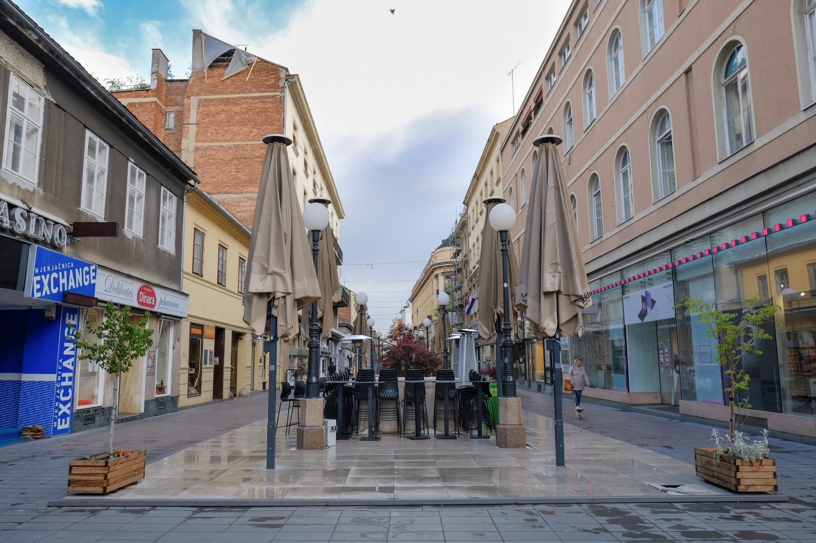 Prazne terase zagrebačkih kafića