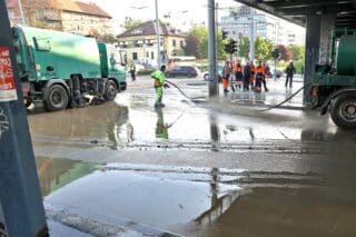 Zagreb: Zbog puknuća vodovodne cijevi  zatvoreno je raskrižje Držićeva-Branimirova