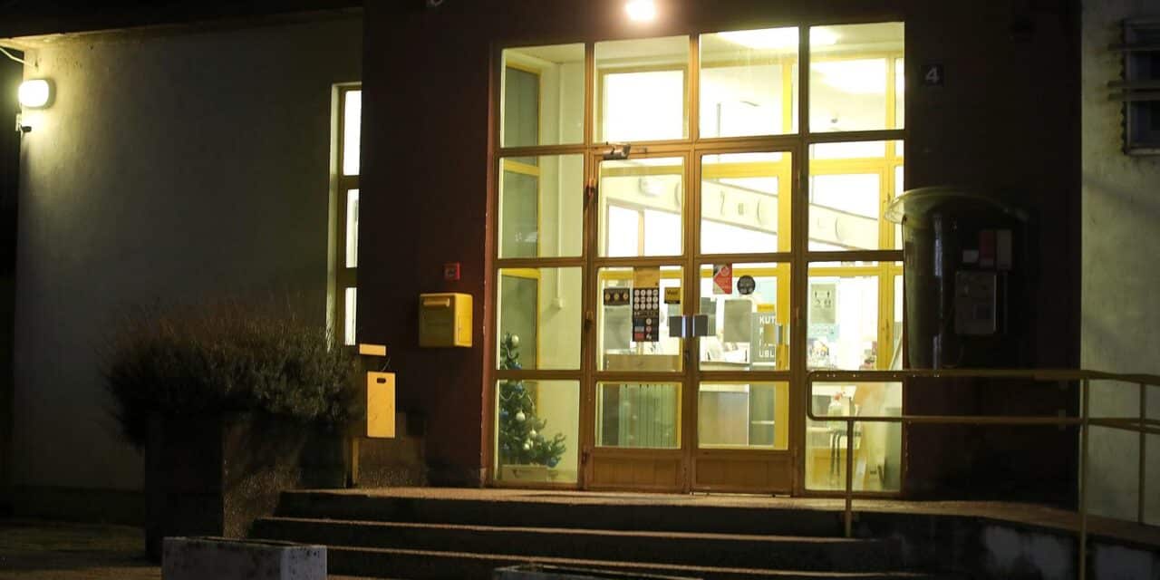 Pljačka u Svetoj Nedelji: Dvojica razbojnika opljačkala poštu, napali i zaposlenika