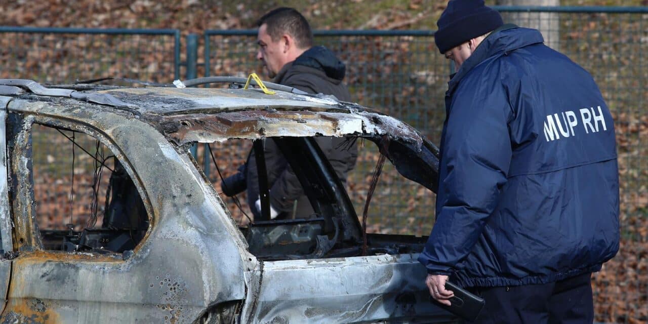 Zagreb: Na Svetom Duhu izgorio automobil