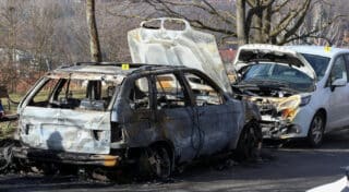 Zagreb: Na Svetom Duhu izgorio automobil