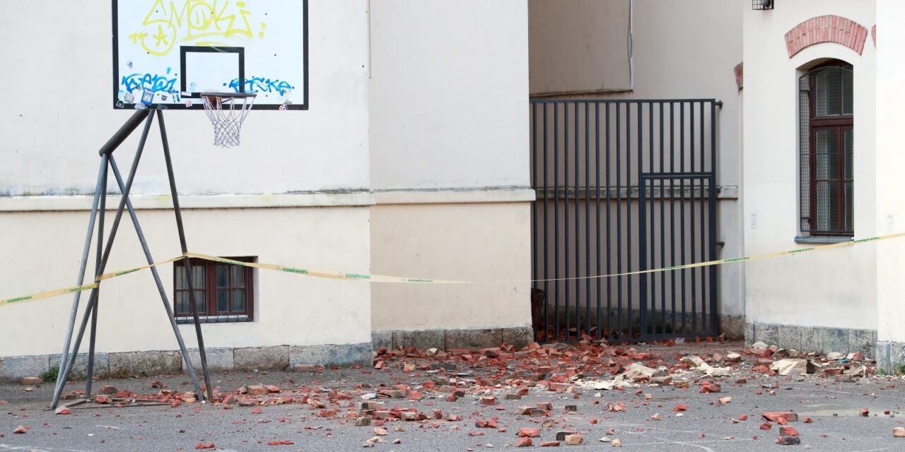 Zagreb: Vidljive posljedice potresa na  osnovnoj školi Josipa Jurja Strossmayera