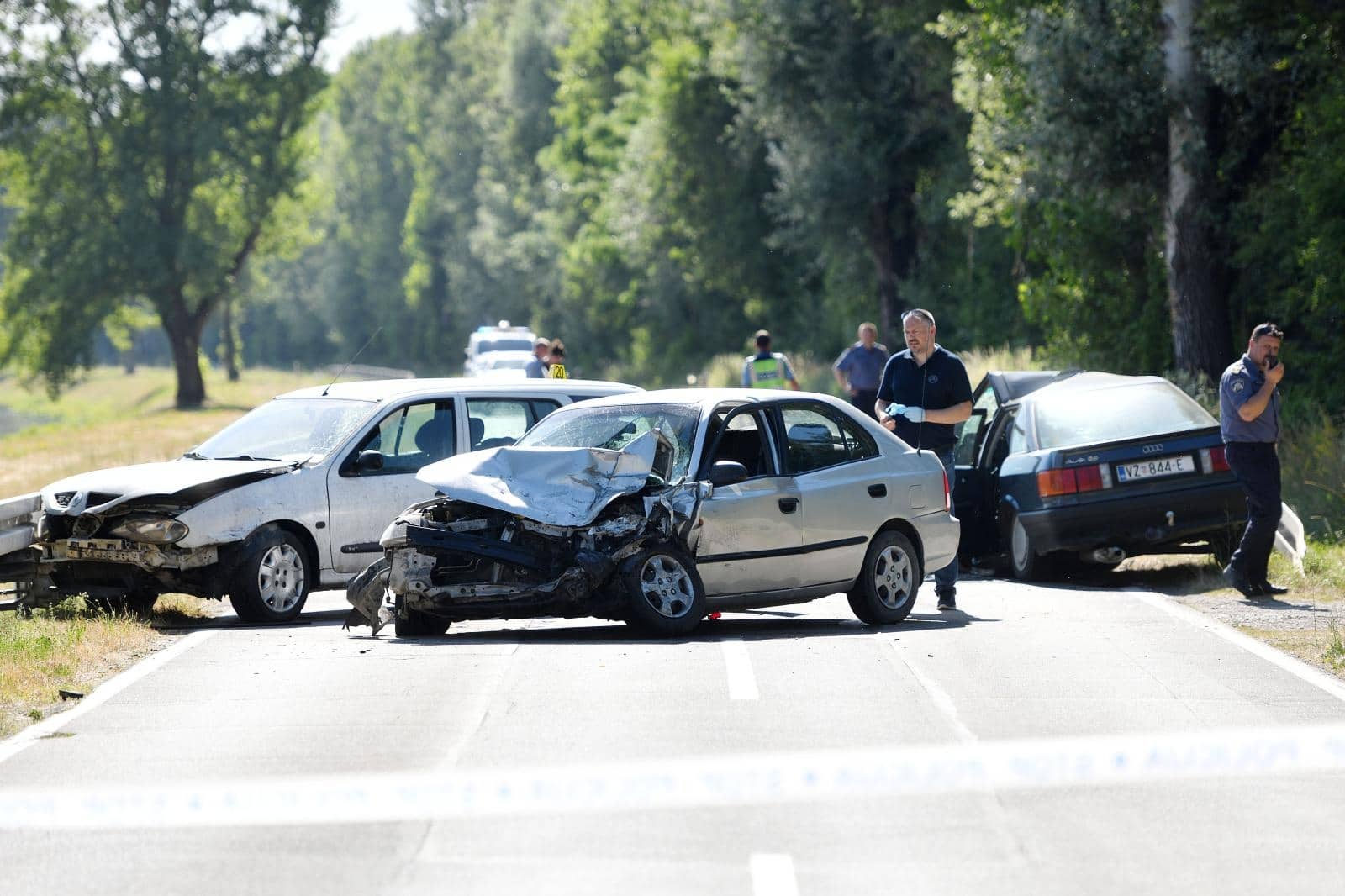 U sudaru tri osobna automobila kod Preloga smrtno je stradala jedna osoba