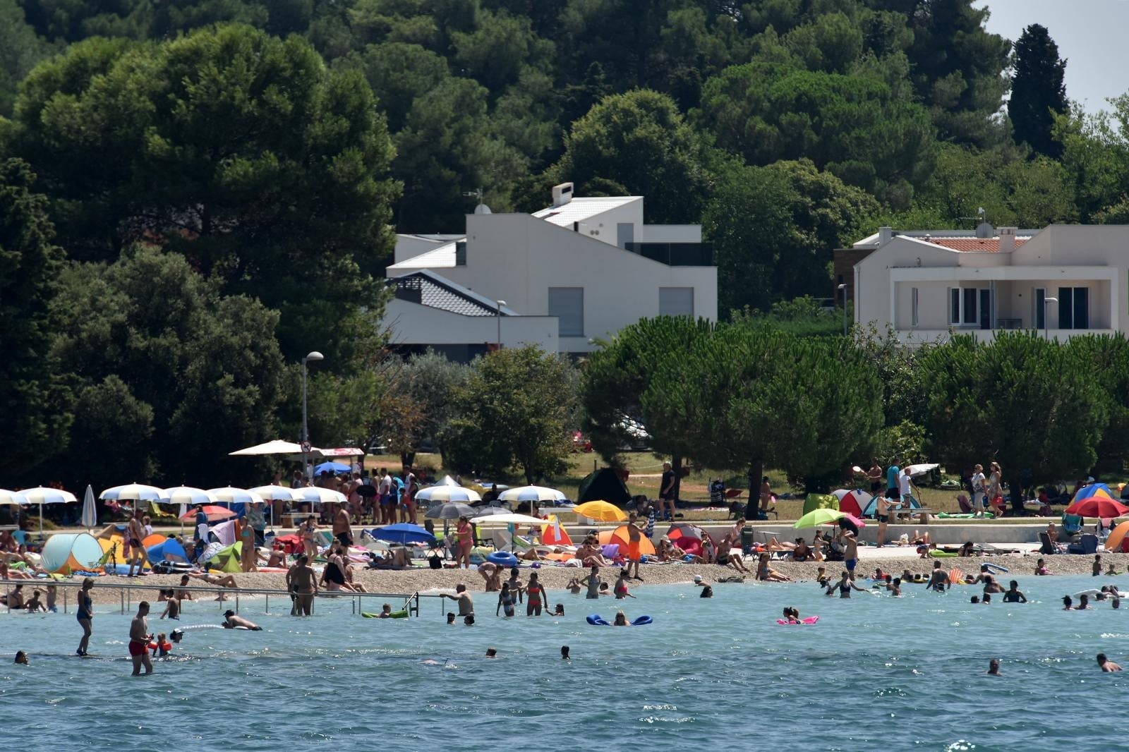 Sve plaže na fažanskoj rivijeri pune su turista