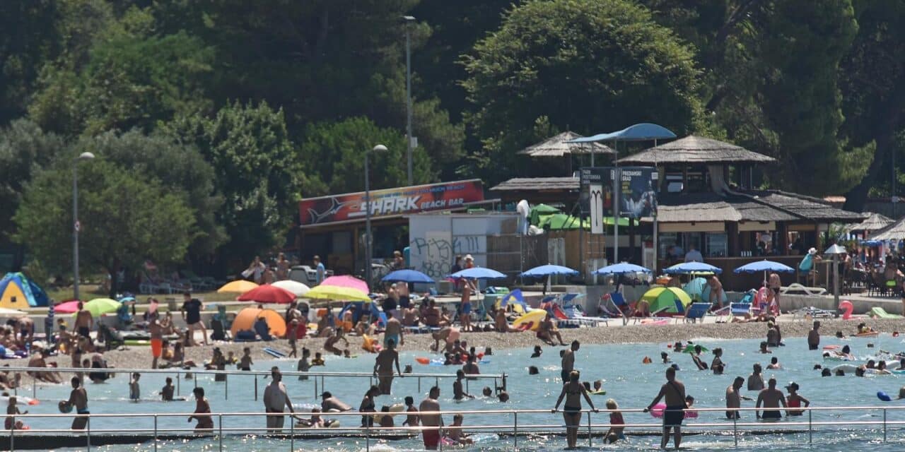 Sve plaže na fažanskoj rivijeri pune su turista