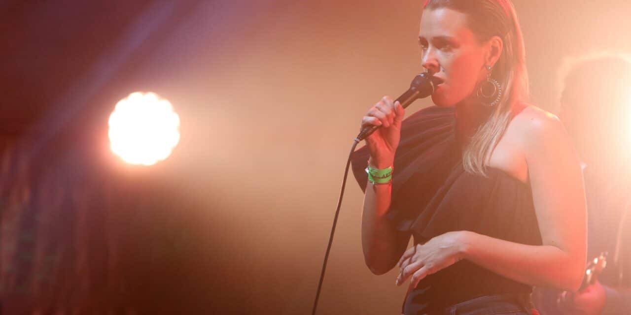 Natali Dizdar održala koncert na Danima piva Karlovac