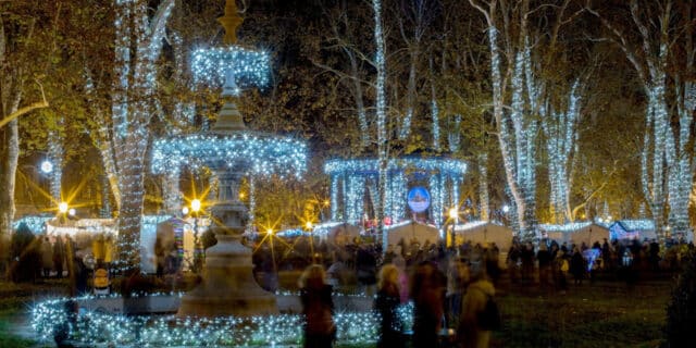 Zagreb: Paljenjem lampica na Zrinjevcu svečano otvoren Advent 2019.