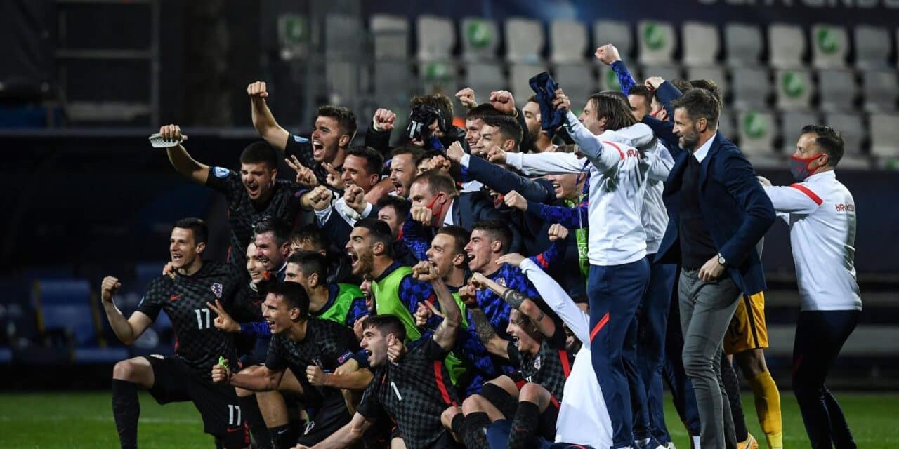 Slavlje hrvatskih igrača nakon ulaska u četvrtfinale Europskog prvenstva