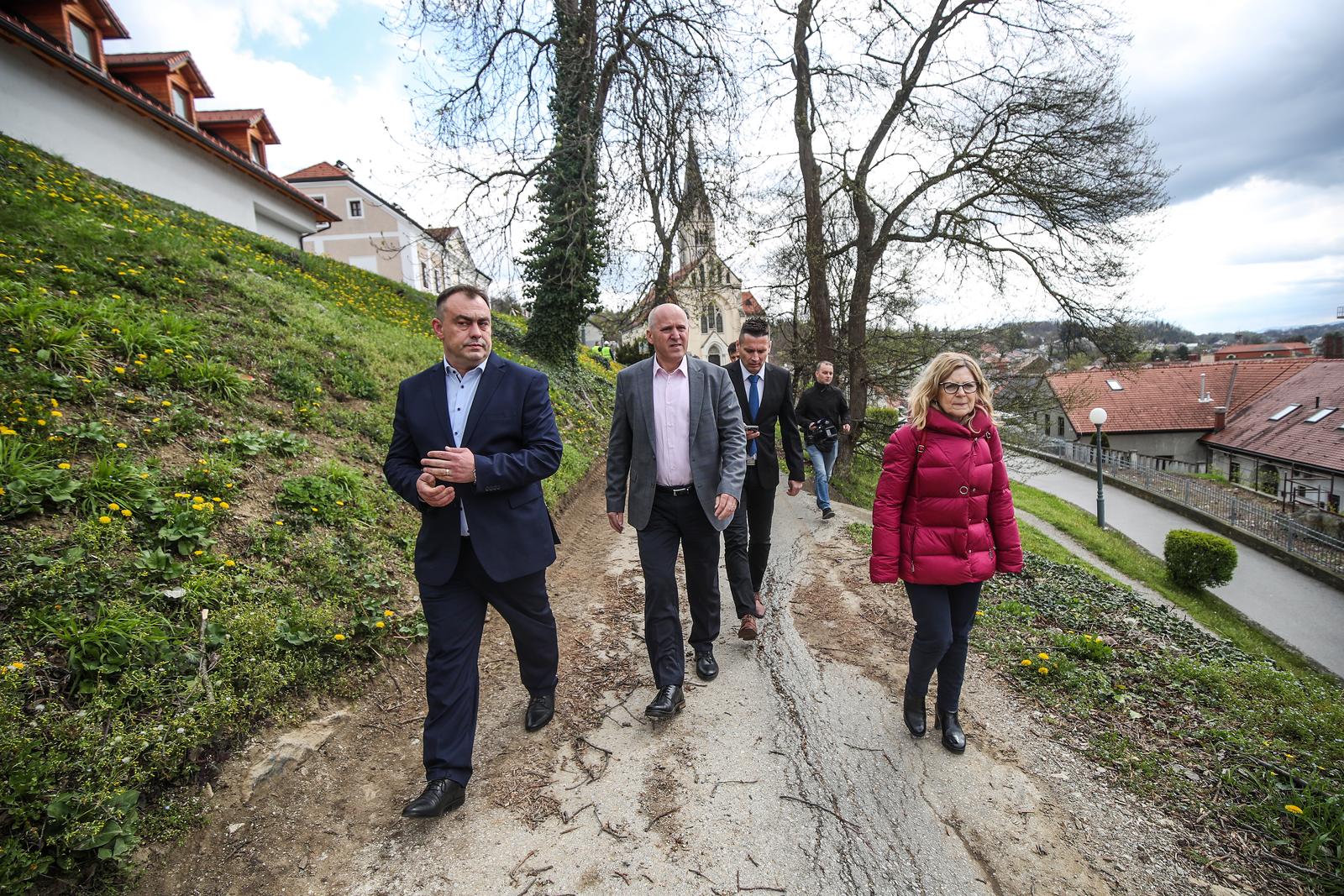 Krapina: Ministar Bačić i gradonačelnik Gregurović obišli radove na sanaciji klizišta
