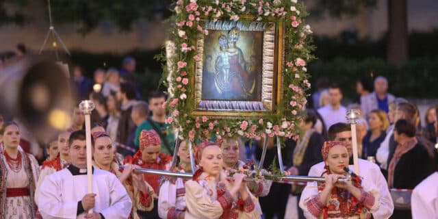 Zagreb: Procesija povodom proslave svetkovine Majke Božje od Kamenitih vrata