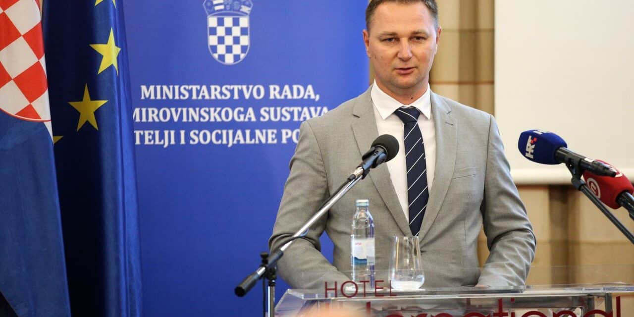 Zagreb: Josip Aladrović uručio 28 ugovora u vrijednosti 22,5 milijuna kuna