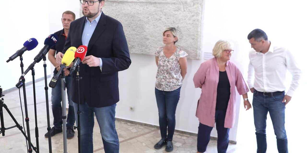 Zagreb: Nakon sastanka saborske oporbe održana je konferencija za medije