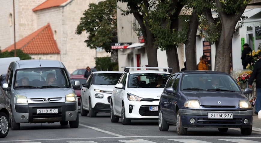 Od 01. studenoga obavezno je imati upaljena svijetla za vrijeme dnevne vožnje