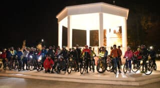 Bjelovar: Članovi biciklističkog kluba proslavili Halloween noćnom vožnjom