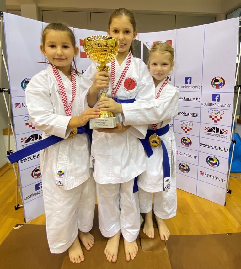 Prvakinje_Hrvatske_Rita_Golubić_Temia_Palinkaš_Lucija_Ferenček