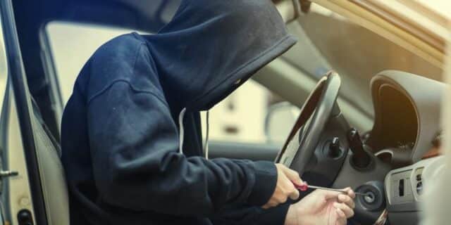 Side-view-car-thief-min.2e16d0ba.fill-800×450-1