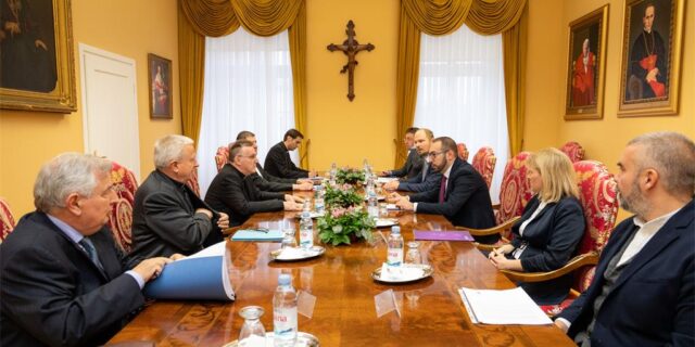 Susret kardinala Bozanića i gradonačelnika Tomaševića 271022 (3)