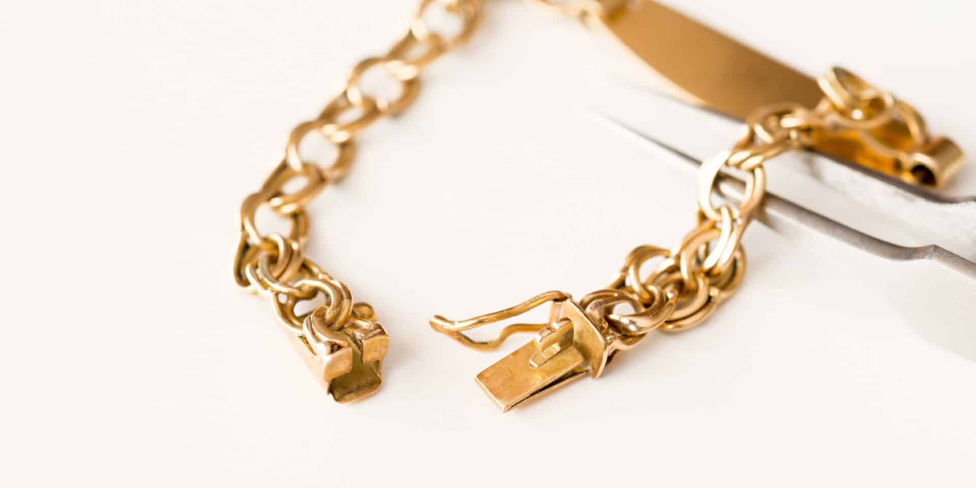 Details,Of,Jewelry,For,Reparation,,Restoration,And,Maintenance