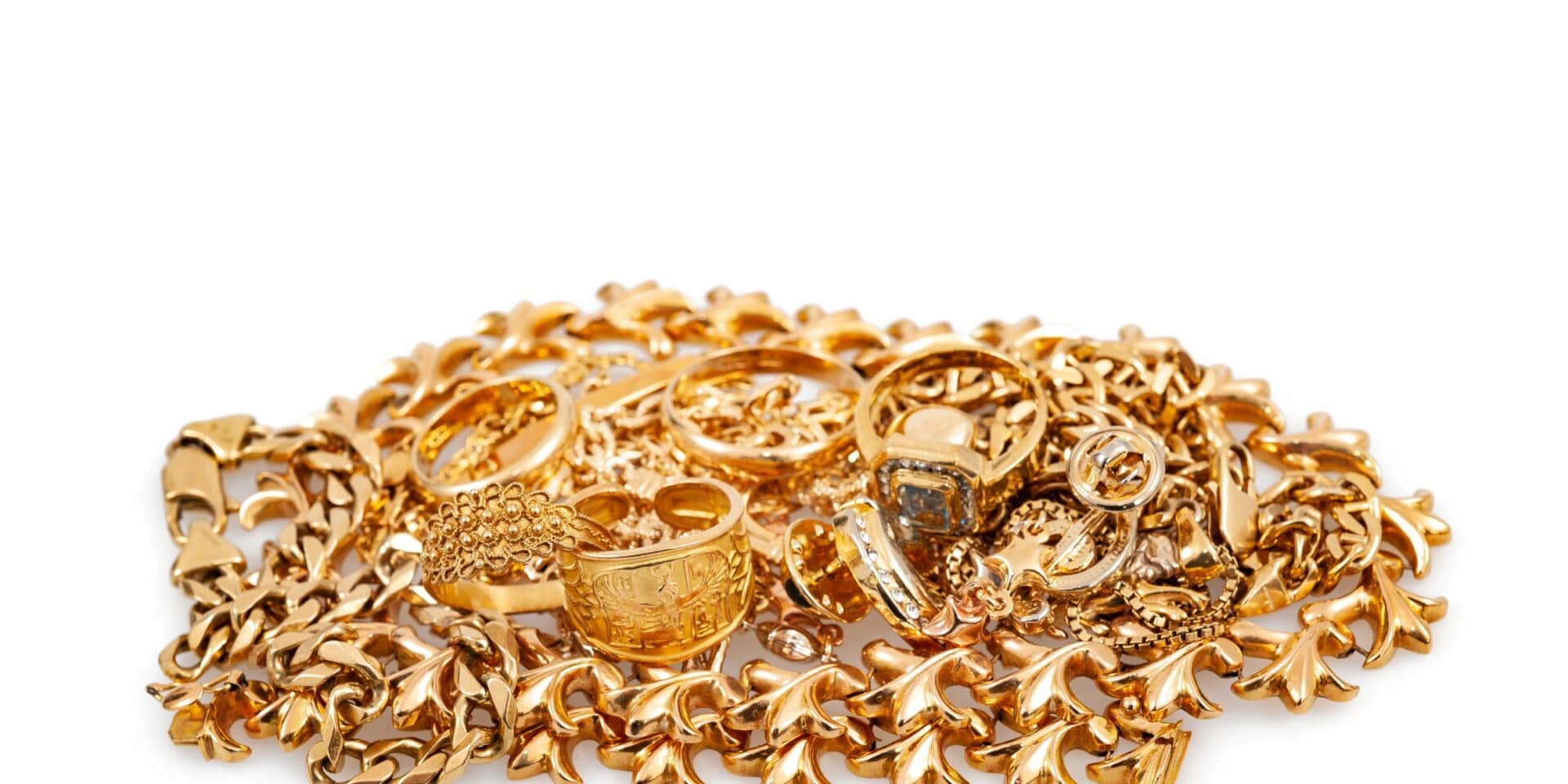 Gold,Jewelry,Pile,Isolated,On,White,Background