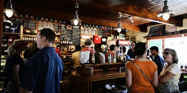 bar-401546_1280-768×512