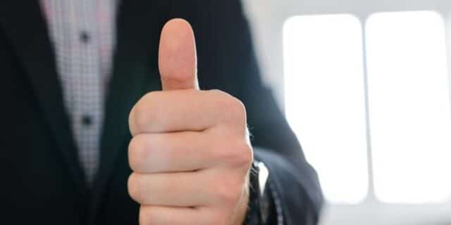 business-2879469_1920__648x432_q85_crop_subsampling-2_upscale