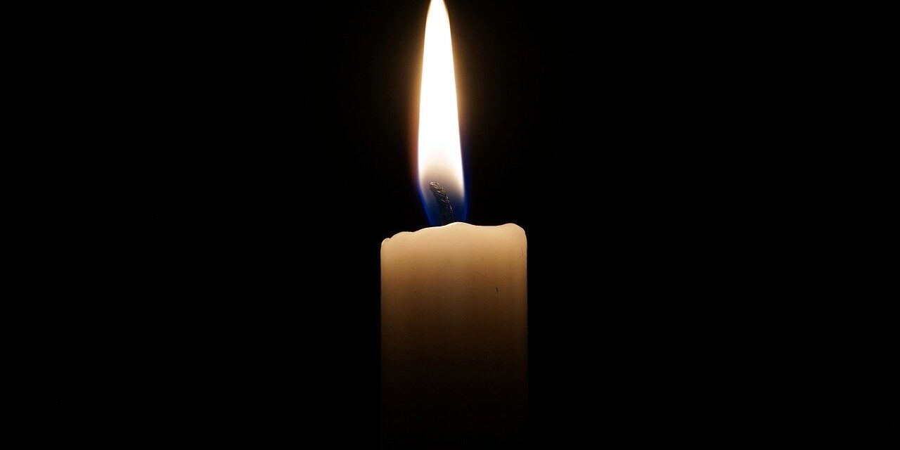 candle-2038736_1280