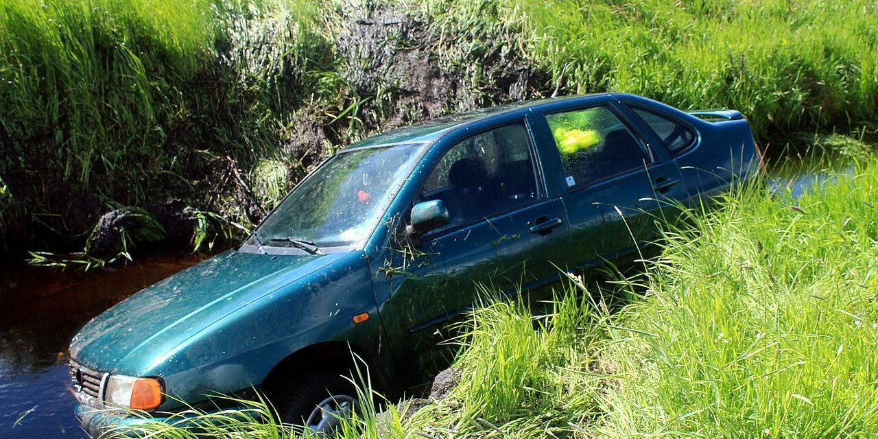 car-accident-811078_1280