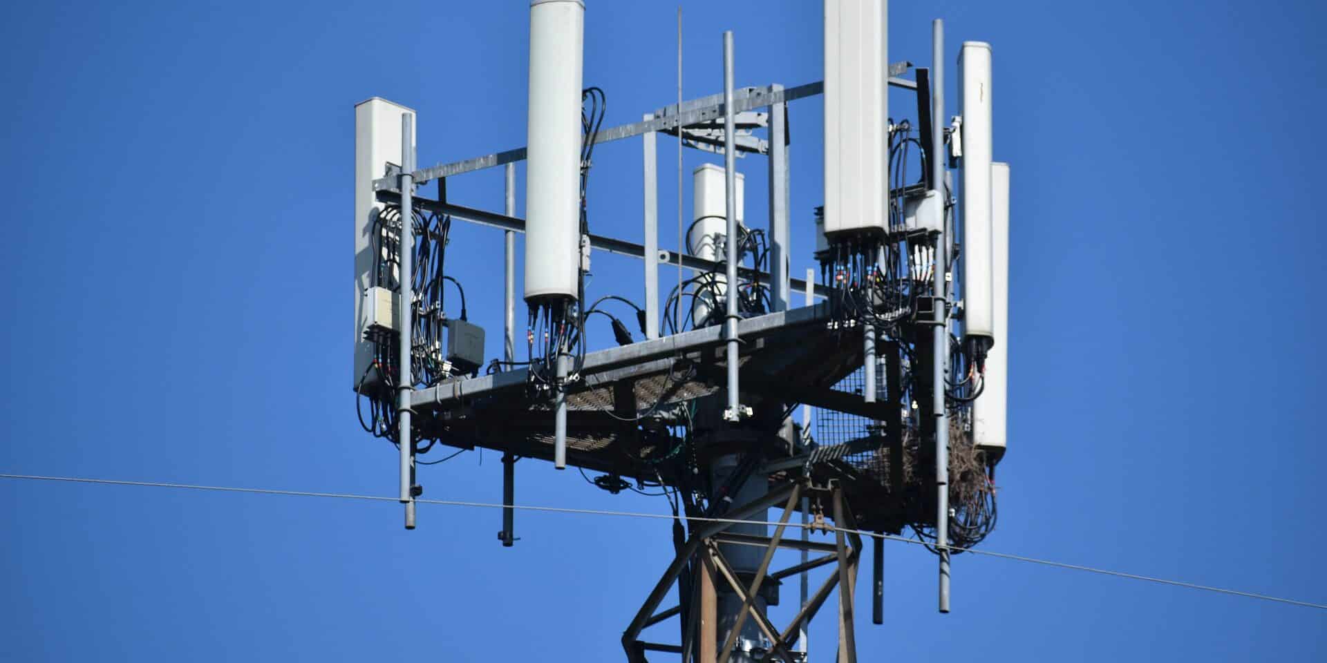 cell-tower-5390644_1920