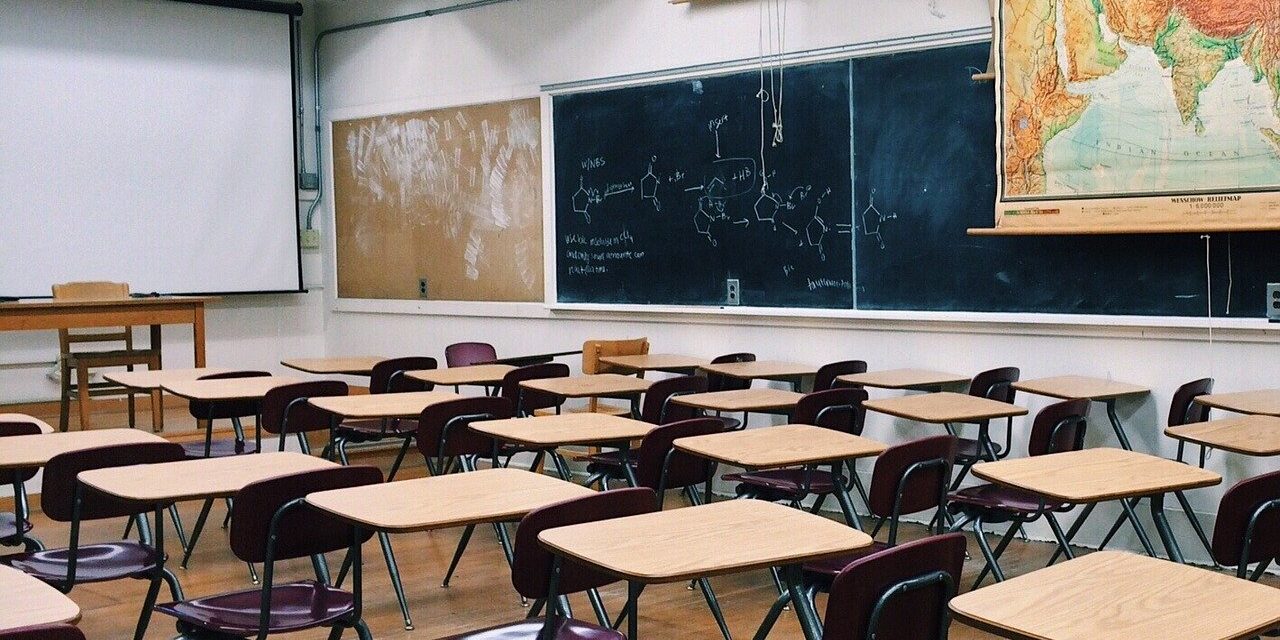 classroom-2093744_1280