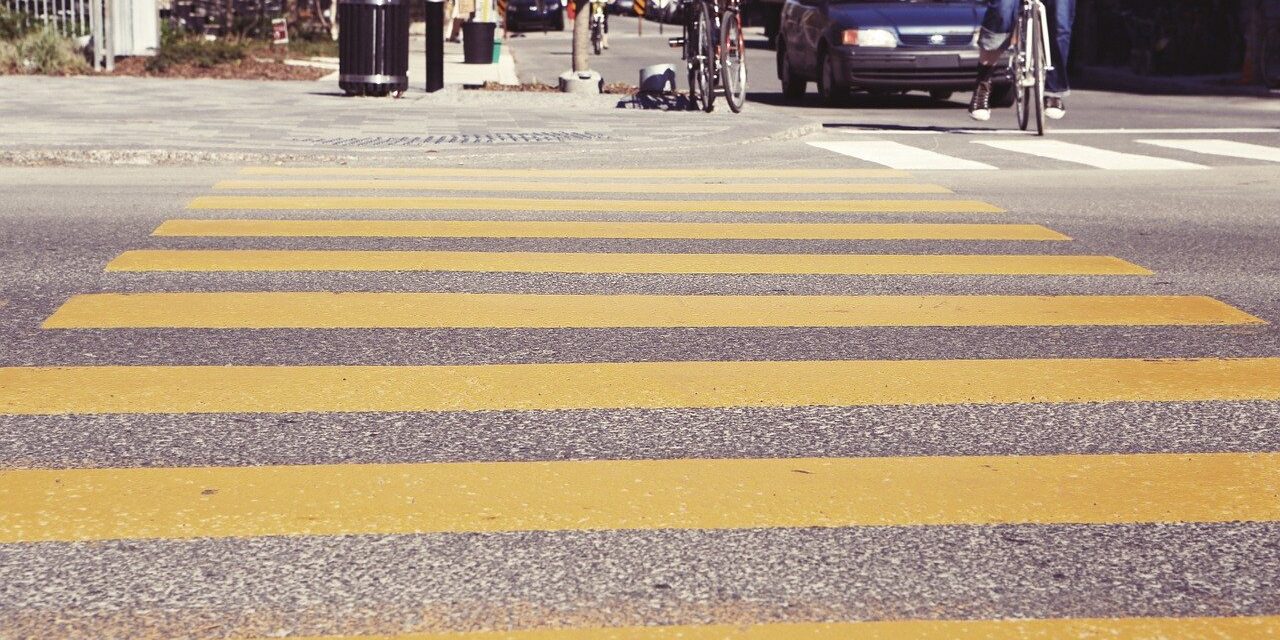 crosswalk-407023_1280