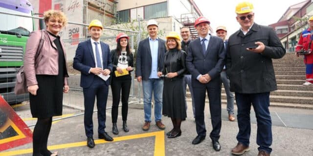 eng1-vr.jpg__648x432_q85_subsampling-2
